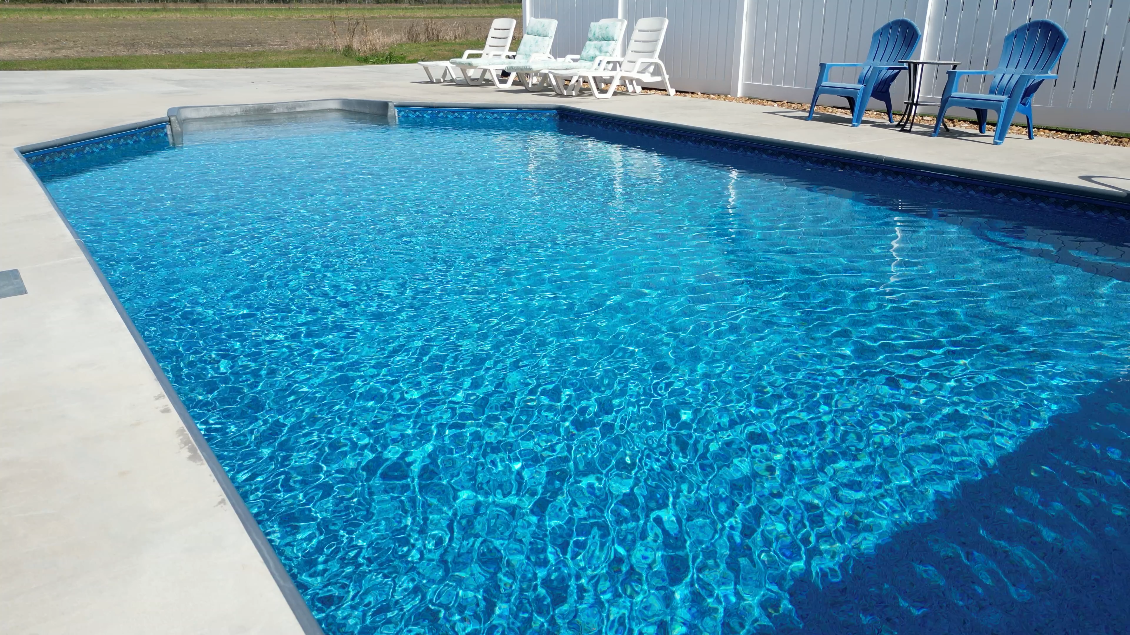 A custom vinyl pool